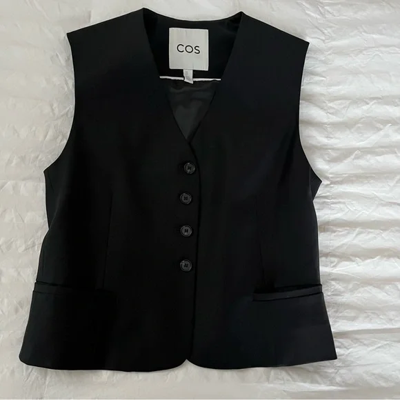 COS | Cropped Single-Breasted Waistcoat - Picture 10 of 15